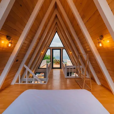 Kaya Palace * 萨潘贾